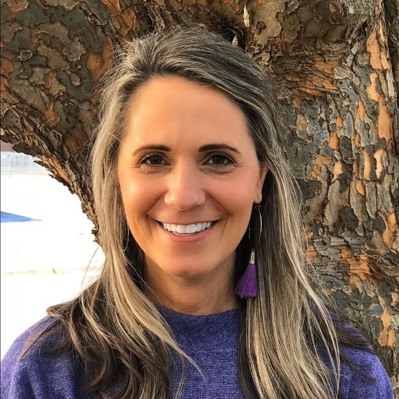 Meet your Posher, Lisa - Picture 1 of 1